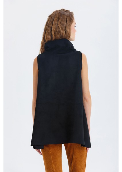 Asimetrik Yaka Detaylı Süet Bluz Siyah indirimleri