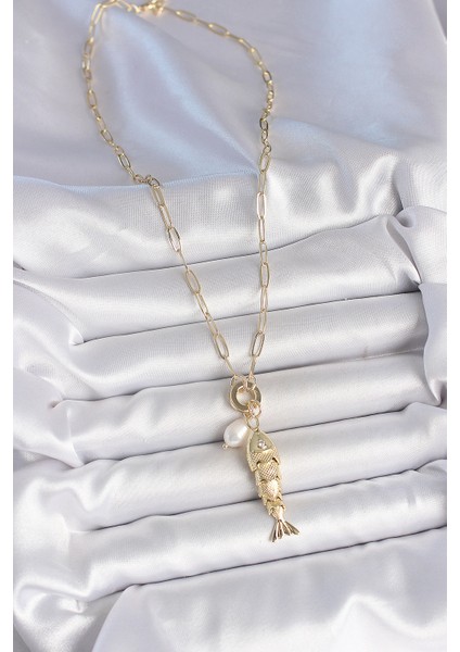 Inci Detaylı Zirkon Taşlı Balık Figürlü Gold Renk Pirinç Kolye