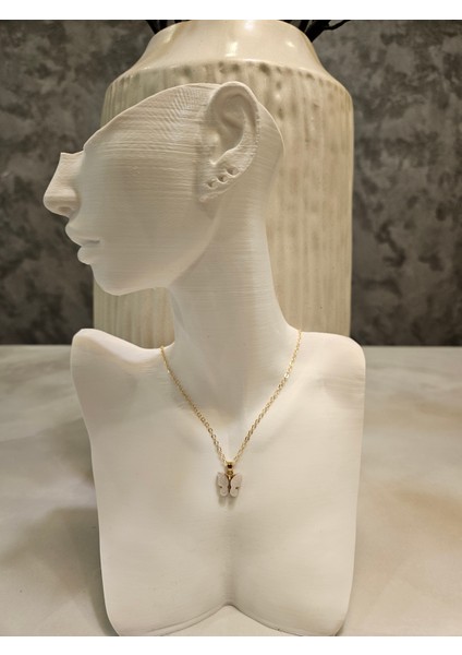 Kelebekli Zarif Kolye