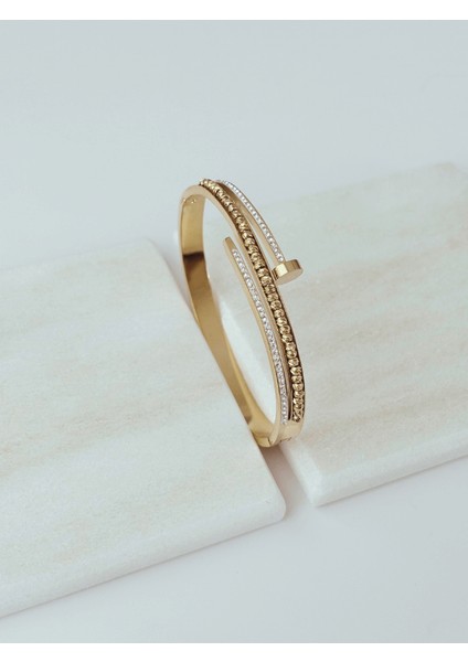 Çift Sıra Taşlı Çivi Detaylı Gold Kelepçe fiyatları