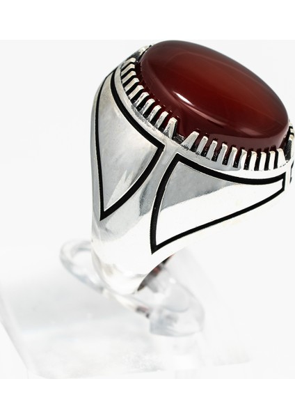 Desenli Kırmızı Akik Taşlı 925 Ayar Gümüş Erkek Yüzük – Güç ve Asaletin Simgesi modelleri