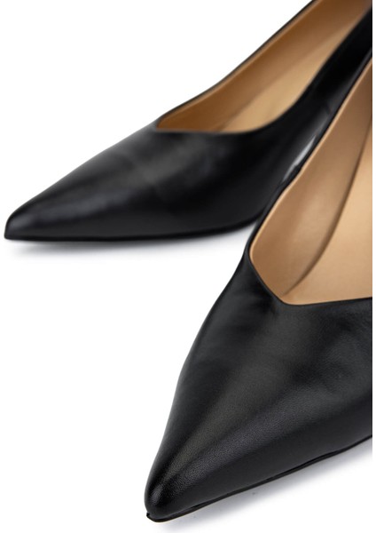 Kadın Hakiki Deri Siyah Deri Topuklu Ayakkabı 594 6308 Bn Ayk SK25-26 Sıyah Dr fırsatları