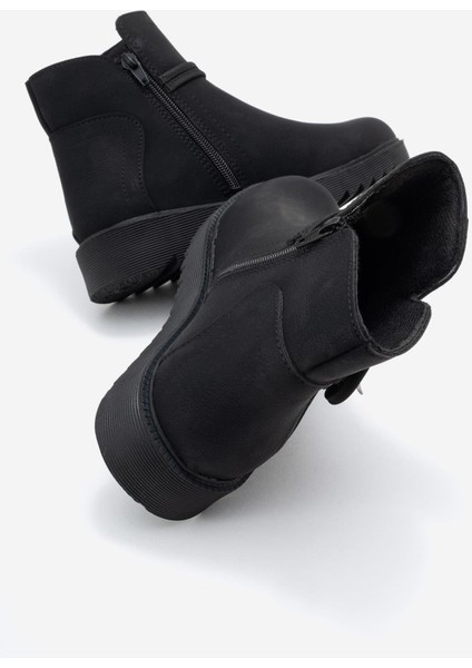 Sade Fermuarlı Aksesuarlı Düz Bot Siyah Zümrüt fırsatları