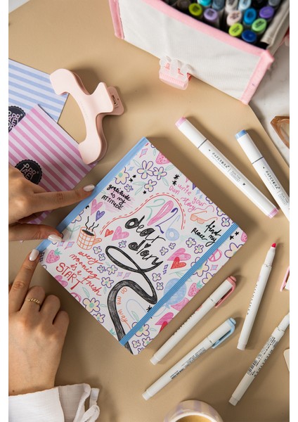 2026 Dikey Haftalık Ajanda 12 Aylık Sert Kapak 18 x 20 cm - Çok Renkli