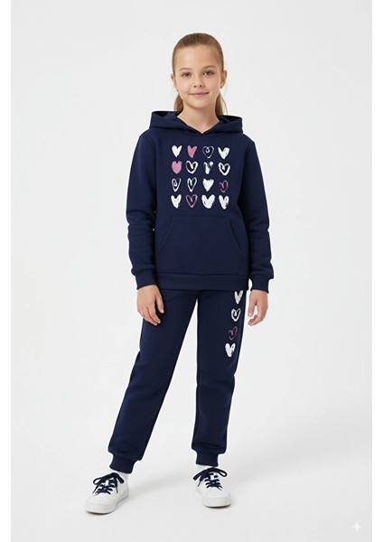 3'lü Kapüşonlu Kalp Baskı Detaylı Kanguru Cepli Kız Çocuk Eşofman Takımı modelleri