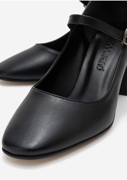 Kadın Küt Burunlu Biyeli Topuklu Ayakkabı; Siyah Cilt modelleri