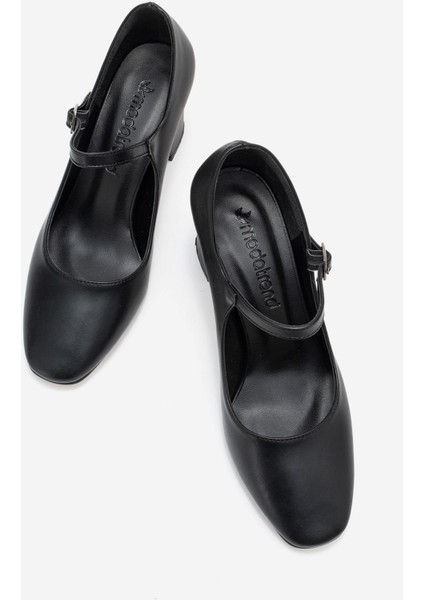 Kadın Küt Burunlu Biyeli Topuklu Ayakkabı; Siyah Cilt indirimleri