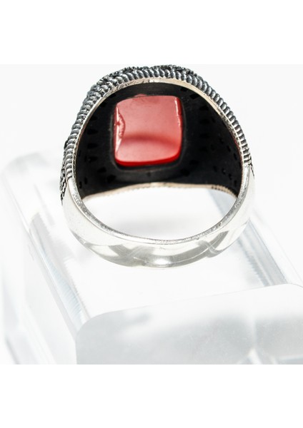 Antik Desenli Kırmızı Akik Taşlı 925 Ayar Gümüş Erkek Yüzük – El Işçiliğiyle Asaletin Buluşması