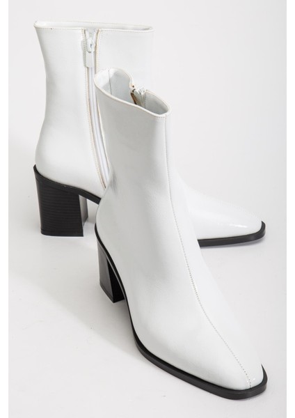 Beyaz Kadın Kalın Topuklu Bot Rugan Küt Burun Yüzüdüz