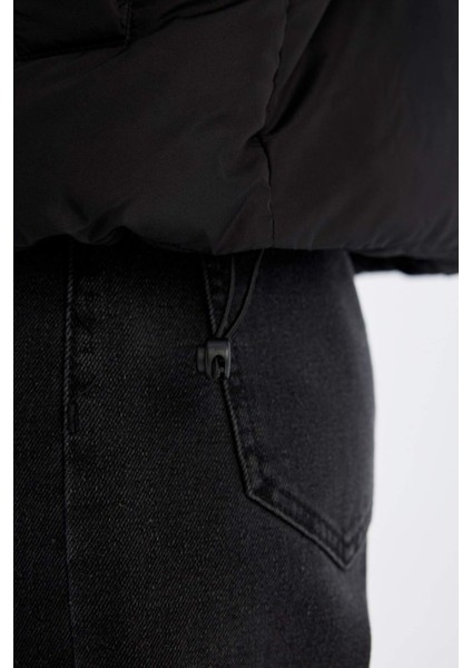 Su Geçirmez Şişme Mont Dik Yaka Fermuarlı Cepli Kısa A0613AX24WN indirimleri