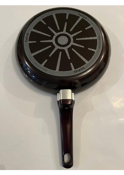 Titanyum Difüzyon Tabanlı 26 cm Tava fiyatları