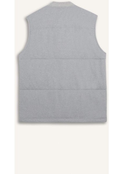 Regular Fit Dik Yaka Fermuarlı Cepli Mevsimlik Yelek E8777AX25AU