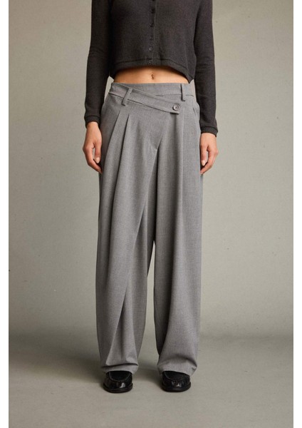 Baggy Fit Fermuarlı Normal Bel Standart Boy Pantolon F9191AX25AU fırsatları