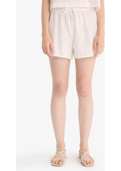 Normal Bel Kısa Paça Brode Şort E6394AX25SM fırsatları