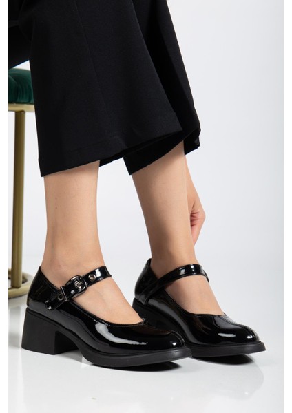 Siyah Kadın Topuklu Günlük Ayakkabı Rugan Baretli Kalın Taban fiyatları