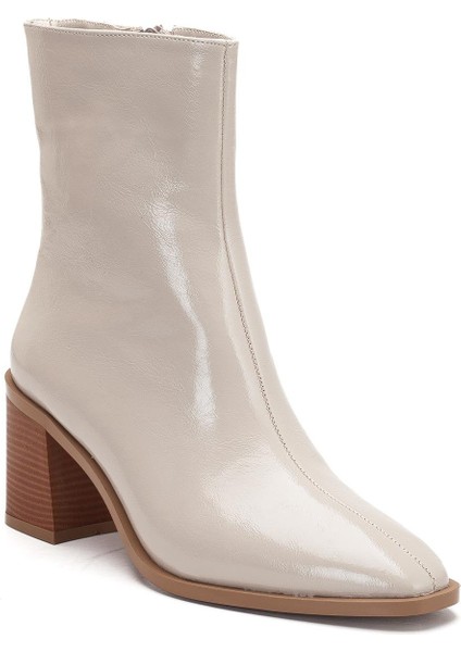 Bej Kadın Kalın Topuklu Bot Rugan Küt Burun Yüzüdüz modelleri