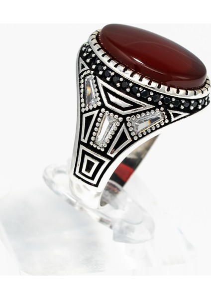Geometrik Desenli Kırmızı Akik Taşlı 925 Ayar Gümüş Erkek Yüzük – Asalet ve Gücün Sembolü modelleri