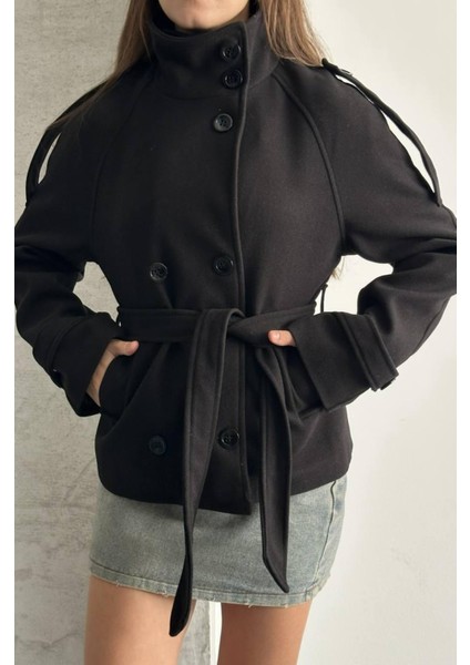 Düğmeli Kuşaklı Kaşe Kısa Kaban