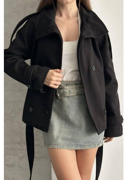 Düğmeli Kuşaklı Kaşe Kısa Kaban modelleri