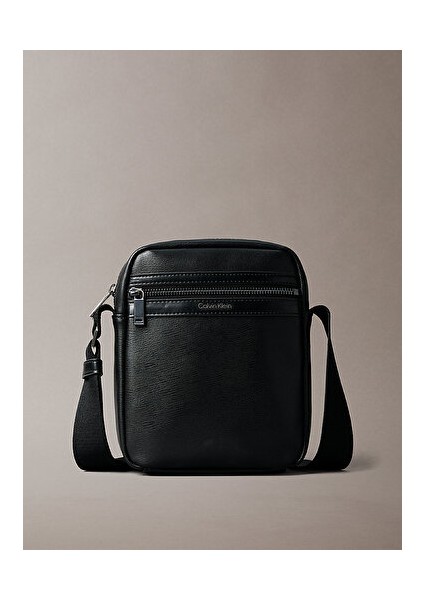 Erkek Siyah Çapraz Askılı Çanta