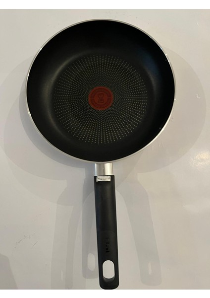 Titanyum Difüzyon Tabanlı 25 cm Krem Tava