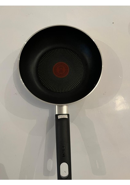 Titanyum Difüzyon Tabanlı 18 cm Tava fiyatları