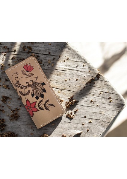 El Yapımı Hakiki Deri Çift Çiçek Desenli Cüzdan | Yakma Sanatı Ince Katlanabilir Model | Sanatsal ve Zarif El Işçiliği Tasarım