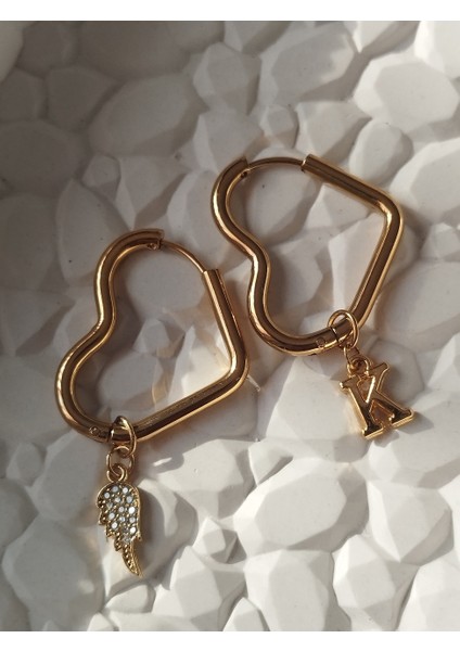 Zirkon Melek Kanadı ve Harf Charm'lı Kalp Çelik Küpe