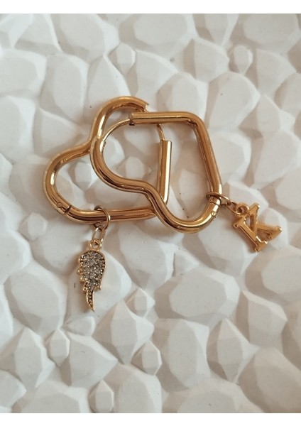 Zirkon Melek Kanadı ve Harf Charm'lı Kalp Çelik Küpe fiyatları