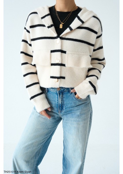 Kadın Düğmeli Standart Beden Çizgili Oversize Triko Hırka modelleri