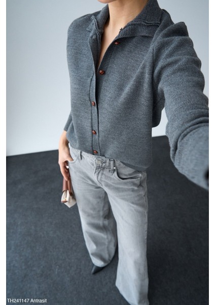 Kadın Dik Yaka Düğmeli Basıc Kışlık Hırka modelleri