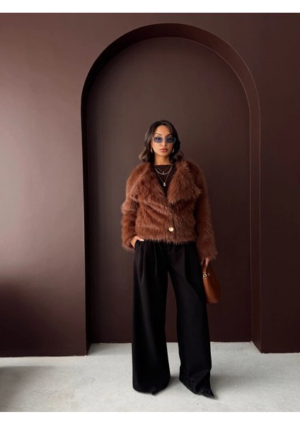 Kadın Vintage Peluş Tüylü Crop Ceket Altın Düğmeli Bisiklet Yaka Kışlık Şık Ceket indirimleri