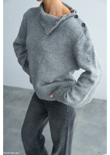 Kadın Yarım Boğaz Düğmel, Uzun Kol Sezonluk Oversize Kazak modelleri