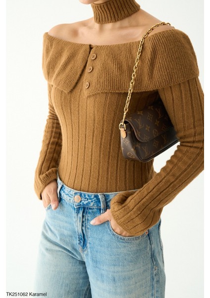 Kadin Boğaz Detayli Omuz Dekolteli̇ Tri̇ko Kazak modelleri