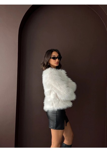 Kadın Vintage Peluş Tüylü Crop Ceket Altın Düğmeli Bisiklet Yaka Kışlık Şık Ceket