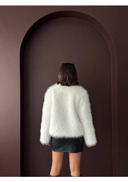 Kadın Vintage Peluş Tüylü Crop Ceket Altın Düğmeli Bisiklet Yaka Kışlık Şık Ceket indirimleri