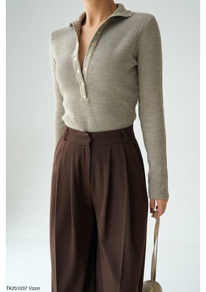 Kadın Yarım Pat Düğmeli Basıc Günlük Triko Kazak modelleri