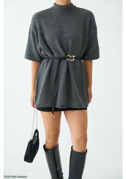 Kadın Yarım Boğaz Kısa Kol Sezonluk Oversize Kazak (Kemersiz)