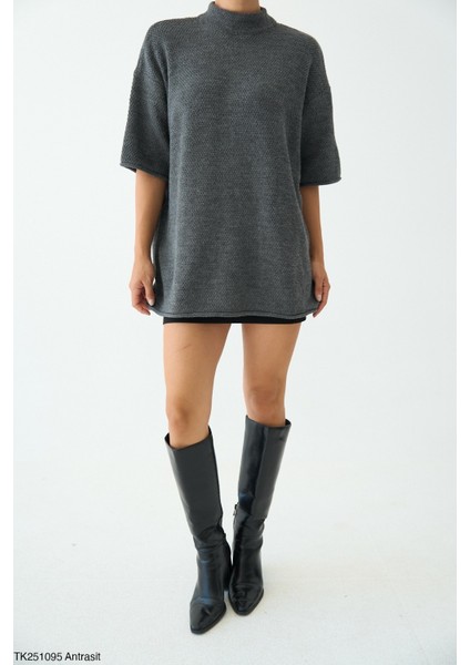 Kadın Yarım Boğaz Kısa Kol Sezonluk Oversize Kazak (Kemersiz) modelleri