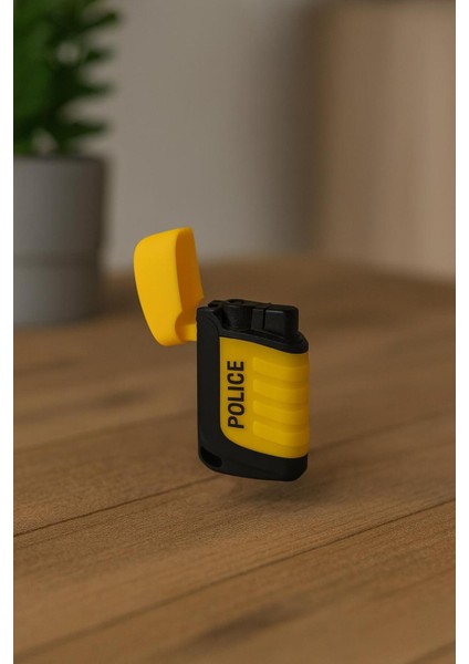 Police Marka Sarı Siyah Gazlı Pürmüzlü Çakmak – Rüzgar Geçirmez, Lüks Tasarım