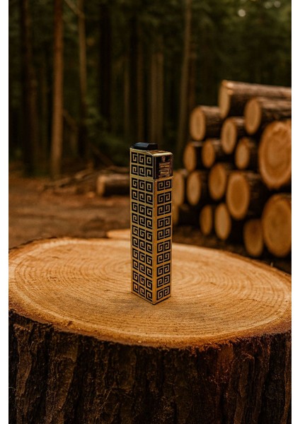 💎 Kareküp Premium Metal Pürmüz Çakmak – Geometrik Desenli Altın Seri fiyatları