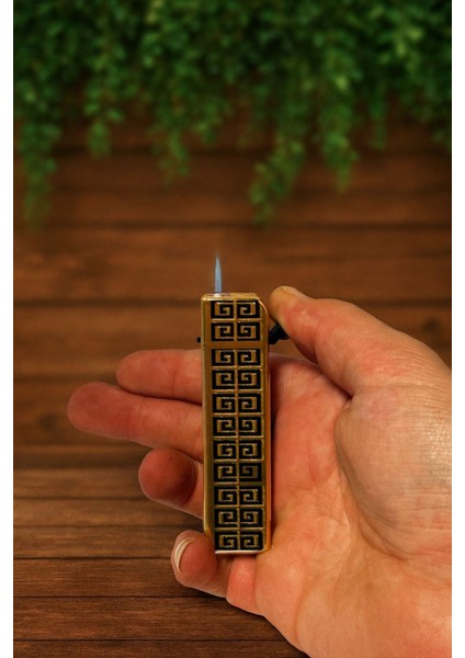 💎 Kareküp Premium Metal Pürmüz Çakmak – Geometrik Desenli Altın Seri modelleri