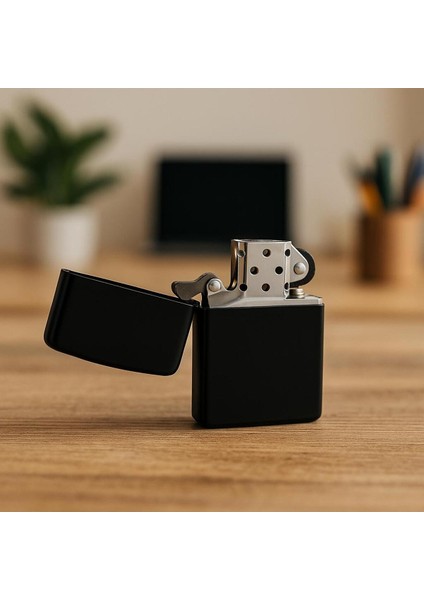 Mat Siyah Metal Benzinli Çakmak – Lüks Tasarım, Dayanıklı Gövde