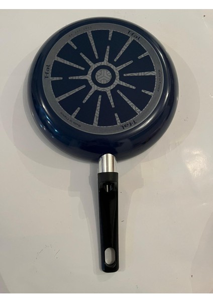 Titanyum Difüzyon Tabanlı 26 cm Tava fiyatları