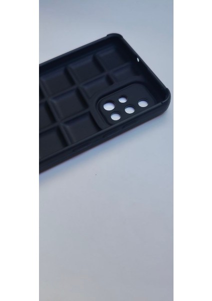 Samsung Galaxy A71 Siyah Darbe Emici Kamera Korumalı Silikon Kılıf – Kırmızı / Siyah / Yeşil Renk Seçenekleri