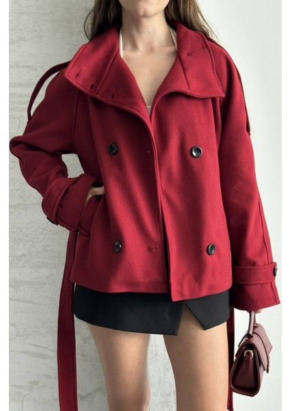 Düğmeli Kuşaklı Kaşe Kısa Kaban