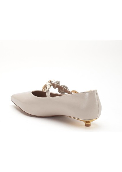 Kadın Kısa Topuklu Aykkabı Bej Rugan Baretli Minik Ökçe indirimleri