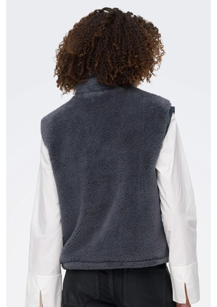 Onlbari Regular Fit Dik Yaka Cepli Peluş Yelek Bayan Yelek 15358902 indirimleri
