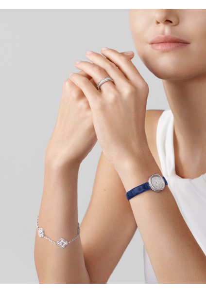 Van Cleef & Arpels Vintage Alhambra Bileklik, 5 Motif Yonca 925 Ayar Gümüş, Zirkon Taşlı fırsatları