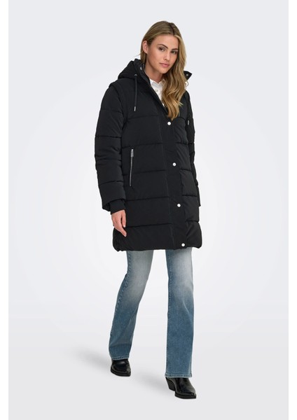 Onldixie Kapitoneli Regular Fit Kapüşonlu Uzun Mont Bayan Mont 15349120 fiyatları